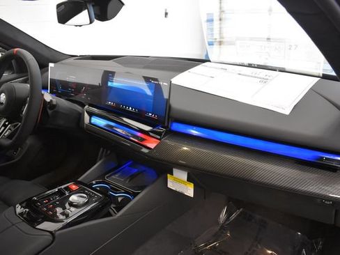New 2027 BMW M5 Touring AWD/4WD image 18