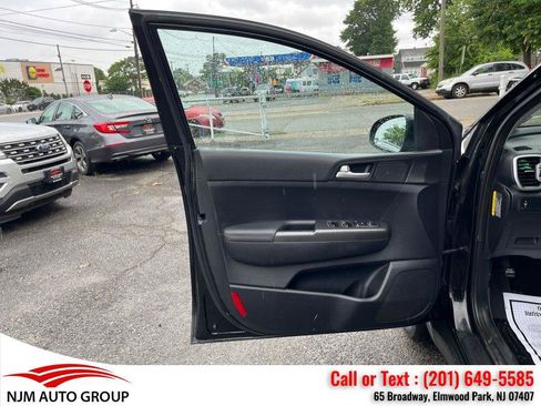 Used 2019 Kia Sportage LX AWD/4WD image 15