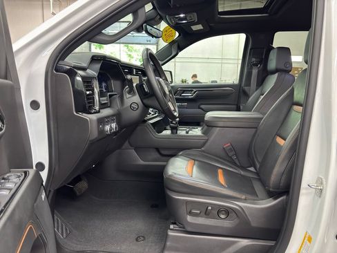 Used 2024 GMC Sierra 1500 AT4 w/ Technology Package AWD/4WD image 16