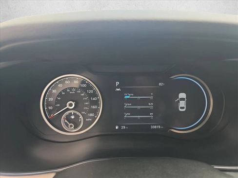 Used 2022 Genesis G70 3.3T RWD image 13