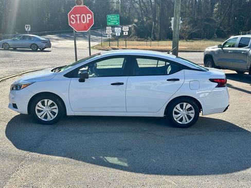 Used 2020 Nissan Versa S image 4