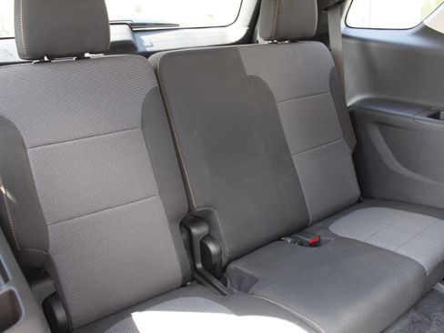 Used 2020 Chevrolet Traverse LT FWD image 27