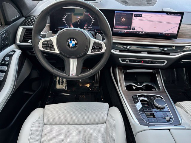 Used 2024 BMW X7 xDrive40i w/ M Sport Package AWD/4WD image 18