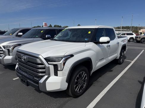 Used 2024 Toyota Tundra Limited AWD/4WD image 15