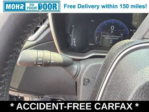 Used 2023 Toyota Corolla Cross XLE w/ Convenience Package AWD/4WD image 18