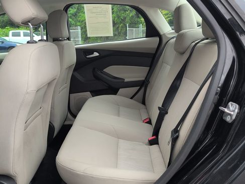 Used 2016 Ford Focus SE w/ SE Sport Package FWD image 22