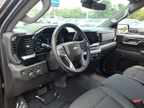 Used 2024 Chevrolet Silverado 1500 LT AWD/4WD image 13