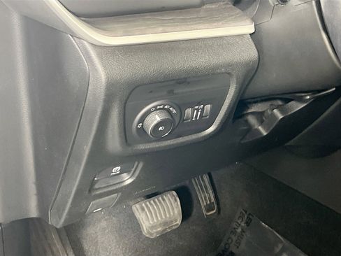 Used 2022 Jeep Grand Cherokee Limited image 10