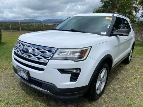 Used 2019 Ford Explorer XLT w/ Equipment Group 201A FWD image 3