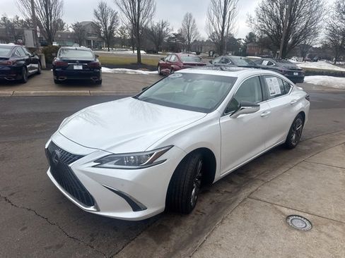 Certified 2025 Lexus ES 300h w/ Accessory Package (Z2) image 7