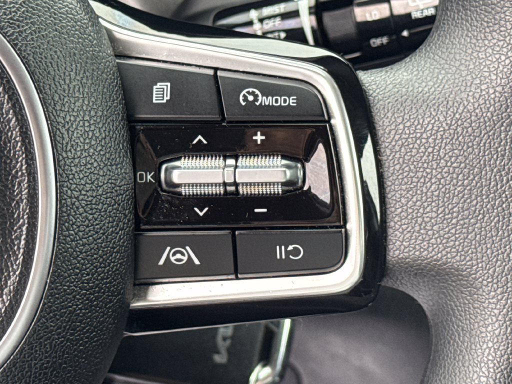 Used 2023 Kia Sorento LX AWD/4WD image 34
