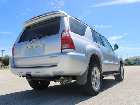 Used 2008 Toyota 4Runner Limited AWD/4WD image 25