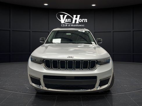 Used 2023 Jeep Grand Cherokee L Limited AWD/4WD image 2