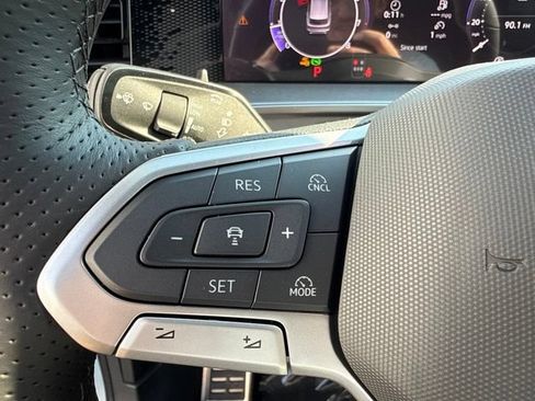 New 2026 Volkswagen Tiguan SE R-Line AWD/4WD image 16