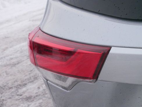 Used 2018 Toyota Highlander XLE image 17