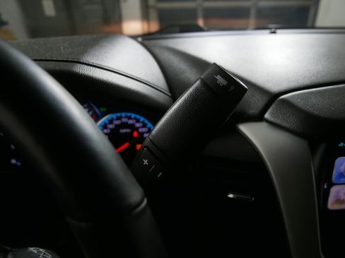 Used 2017 GMC Yukon SLT w/ Premium Edition image 27