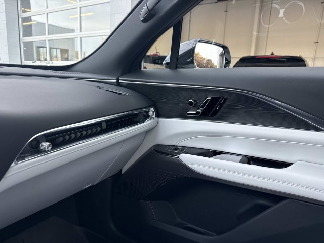 Used 2024 Cadillac Lyriq Sport w/ LPO, Floor Liner Package AWD/4WD image 79