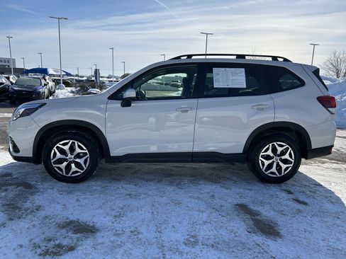 Certified 2023 Subaru Forester Premium image 4