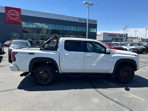 Used 2023 Nissan Frontier PRO-4X w/ Technology Package AWD/4WD image 13