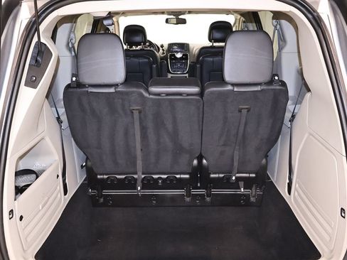 Used 2016 Chrysler Town & Country Touring w/ Driver Convenience Group FWD image 33