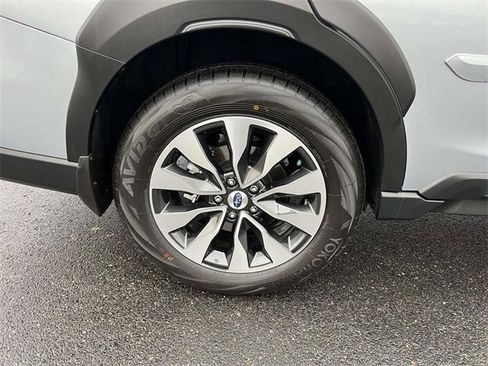 Used 2025 Subaru Outback Touring w/ Popular Package #2 image 11