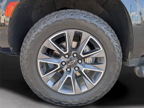 Used 2021 Chevrolet Tahoe Z71 w/ Rear Media and Nav Package image 9