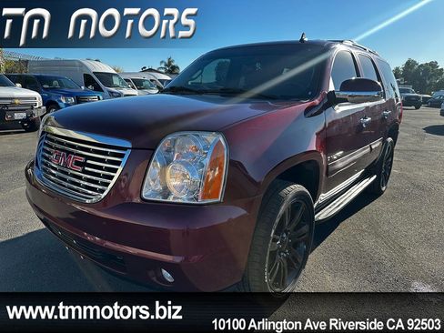 Used 2008 GMC Yukon SLT w/ SLT Preferred Equipment Group image 1