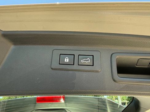Certified 2023 Subaru Forester Premium AWD/4WD image 29