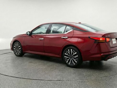 Used 2025 Nissan Altima 2.5 SV image 6