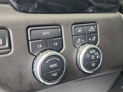 Used 2025 GMC Sierra 1500 SLT AWD/4WD image 29