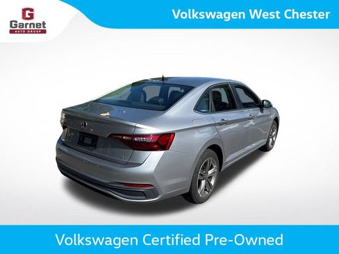 Used 2023 Volkswagen Jetta SE FWD image 5