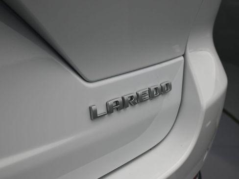 Used 2025 Jeep Grand Cherokee Laredo image 31