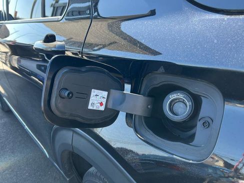 Used 2020 Ford Explorer XLT w/ Equipment Group 202A image 9