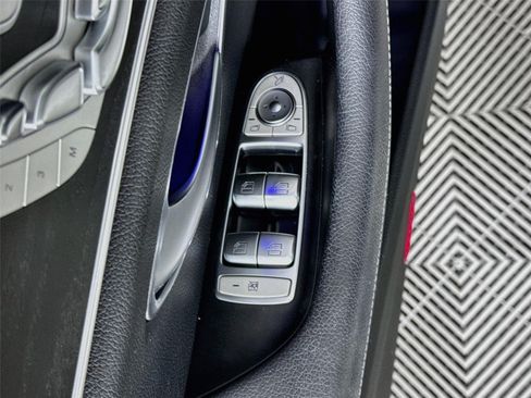 Used 2022 Mercedes-Benz E 350 Sedan image 21