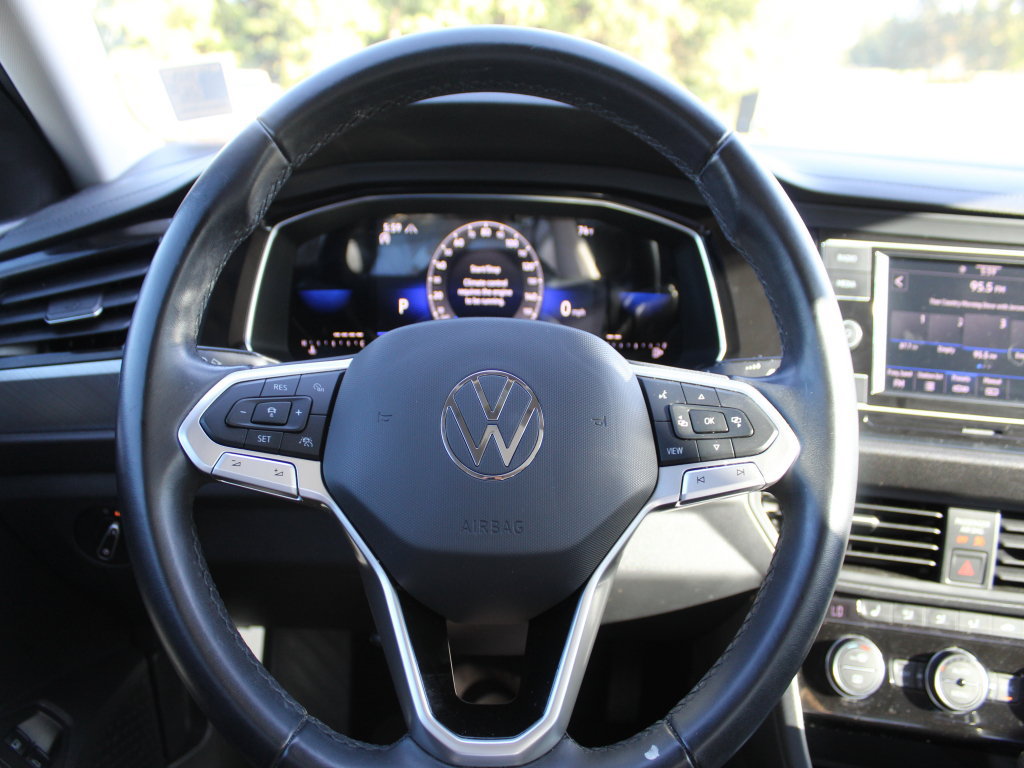 Used 2023 Volkswagen Jetta SE w/ Panoramic Sunroof Package FWD image 14