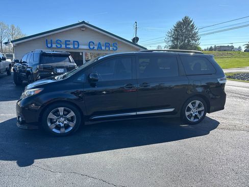 Used 2012 Toyota Sienna SE image 3