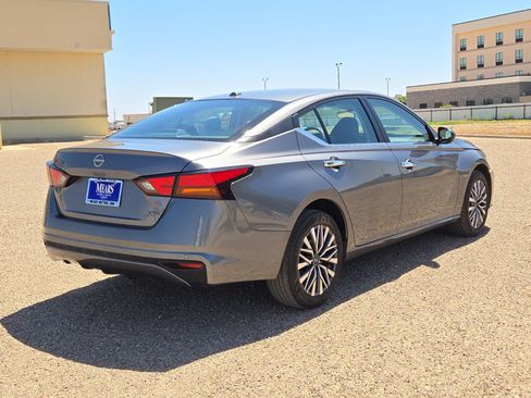 Used 2025 Nissan Altima 2.5 SV AWD/4WD image 5