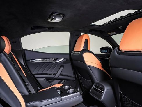 Used 2024 Maserati Ghibli Trofeo image 17