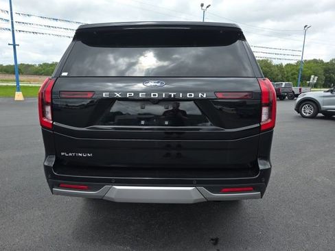 Used 2025 Ford Expedition Platinum AWD/4WD image 7