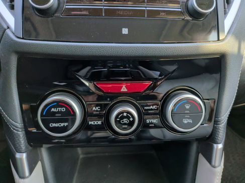 Used 2020 Subaru Forester Limited image 18