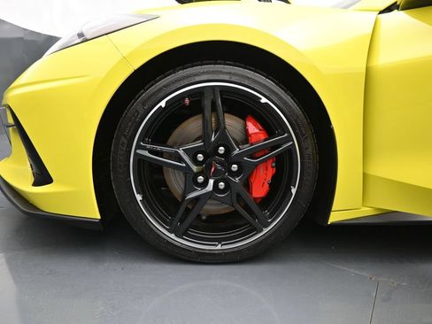 Used 2021 Chevrolet Corvette Stingray Premium Conv w/ Z51 Performance Package RWD image 30