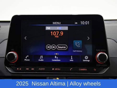 Used 2025 Nissan Altima 2.5 SV image 17