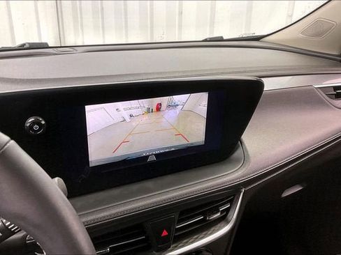 Certified 2024 Buick Encore GX Preferred w/ Comfort Package image 27