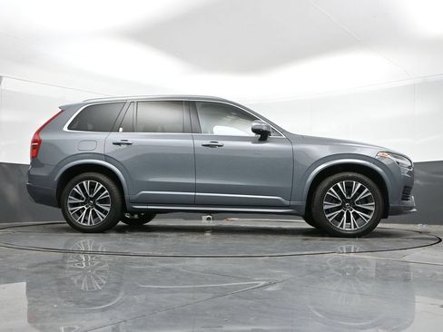 Used 2022 Volvo XC90 T6 Momentum w/ Climate Package AWD/4WD image 42