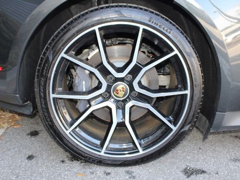 Used 2023 Porsche Taycan image 14