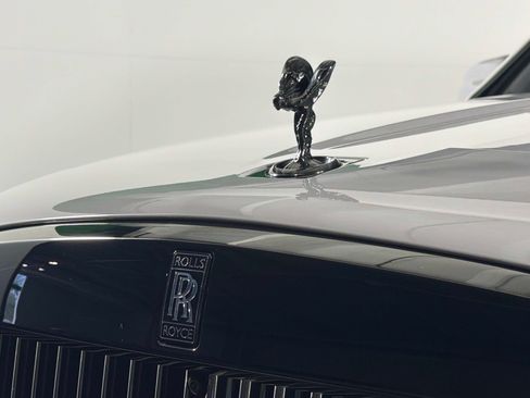 Used 2024 Rolls-Royce Cullinan Black Badge AWD/4WD image 15