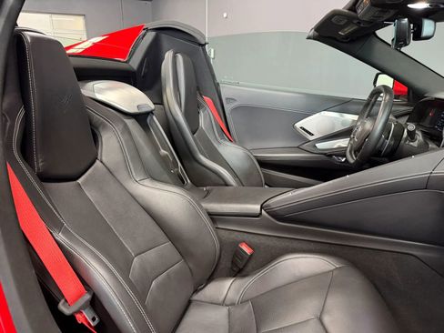 Used 2021 Chevrolet Corvette Stingray Preferred Conv w/ Z51 Performance Package RWD image 18