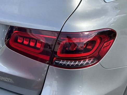 Used 2021 Mercedes-Benz GLC 300 image 7