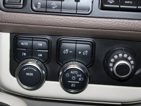 Used 2021 GMC Yukon Denali image 34