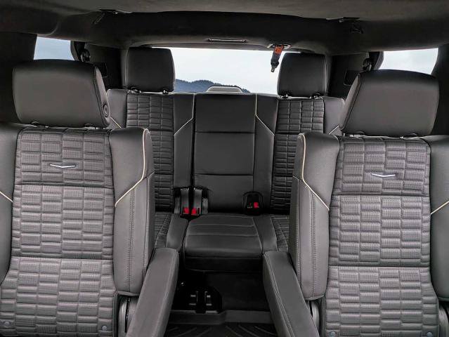 Used 2023 Cadillac Escalade Premium Luxury Platinum w/ LPO, Radiant Package AWD/4WD image 21